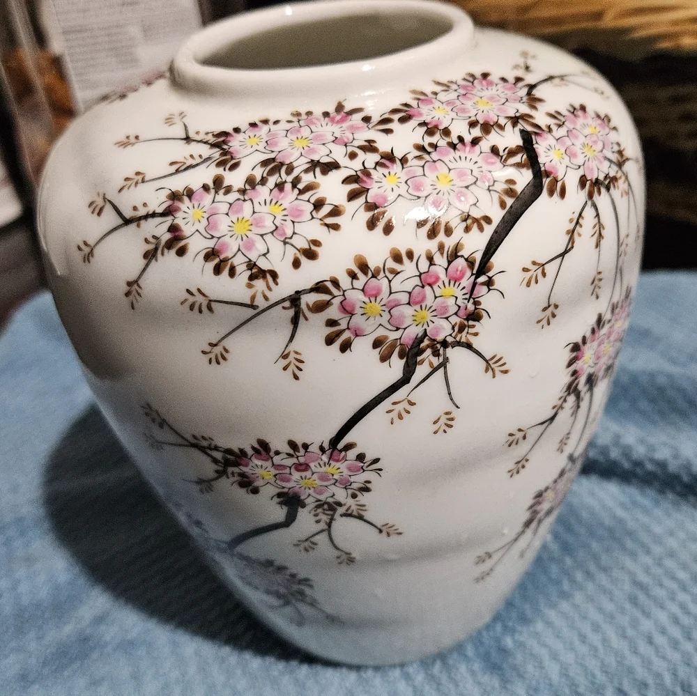 Lotus Flower 6” Vase Handcrafted In Japan Lusterware Vintage